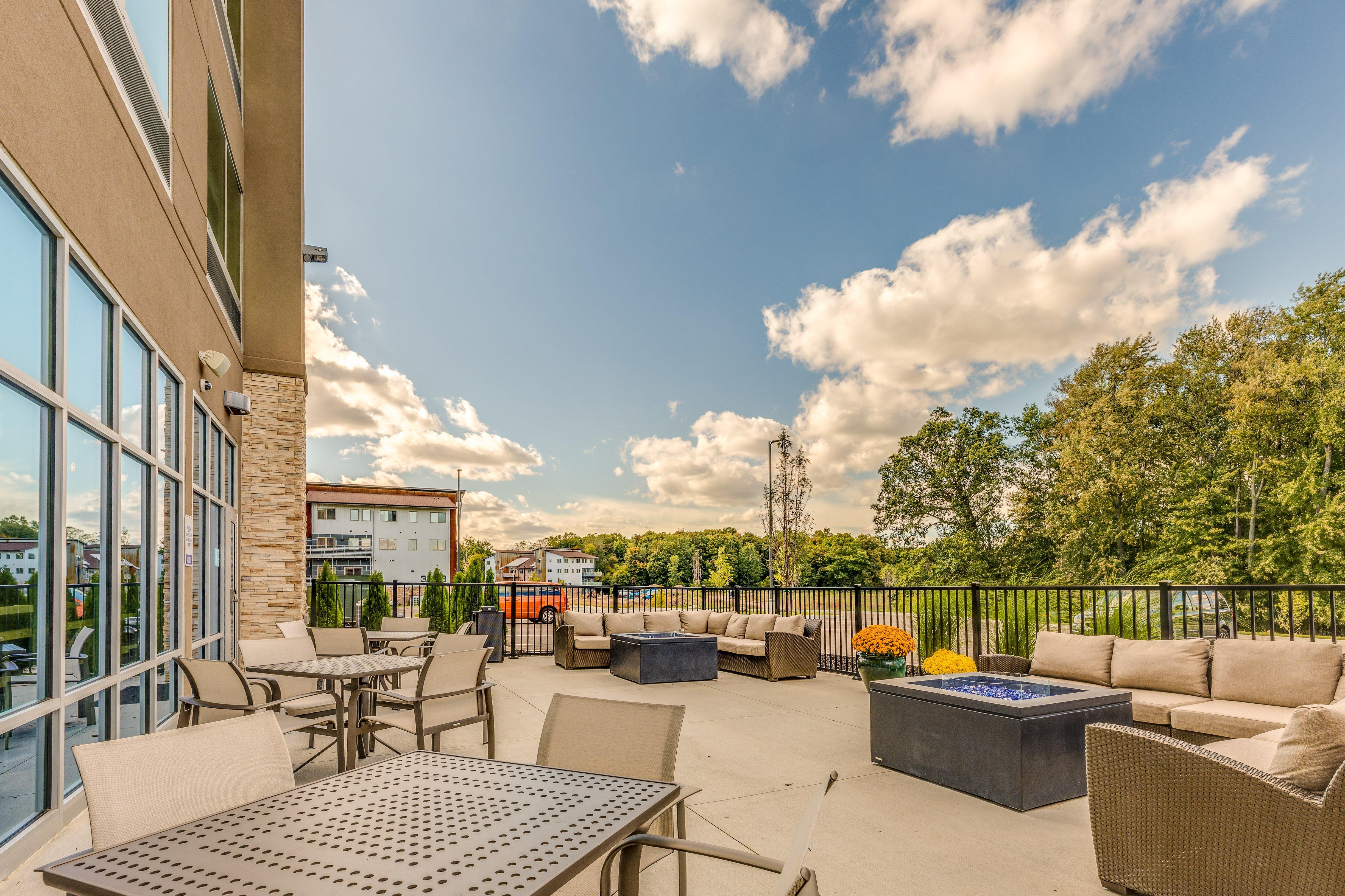 Holiday Inn Express & Suites Okemos - University Area By Ihg Eksteriør billede